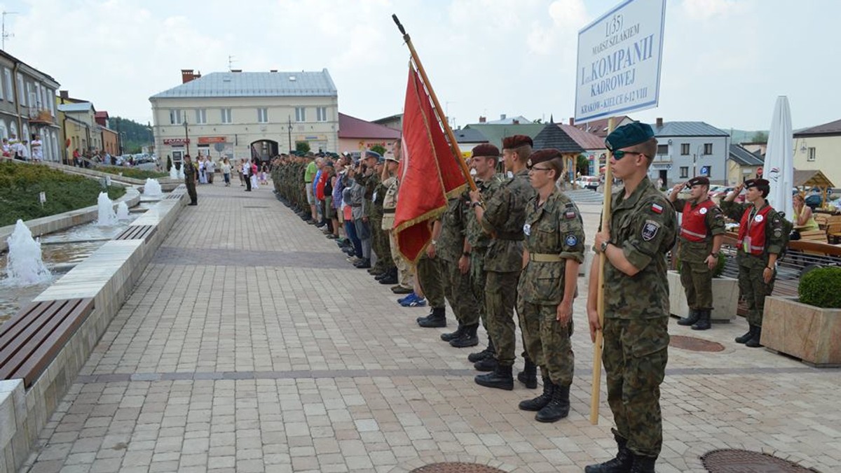 W Krakowie rozpoczęło się zgrupowanie uczestników 51. Marszu Szlakiem Pierwszej Kompanii Kadrowej. W tym roku bierze w nim udział około 350 osób. Uczestnicy, podobnie jak legioniści Józefa Piłsudskiego w 1914 roku, za trzy dni wyruszą w stronę Kielc, w których zameldują się 12 sierpnia.