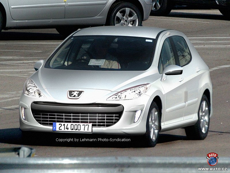 Zdjęcia szpiegowskie: Peugeot 308 – bez niespodzianek