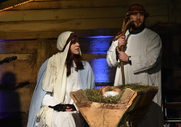 Żywa szopka Ojców Franciszkanów w Krakowie w noc wigilijną 24 bm