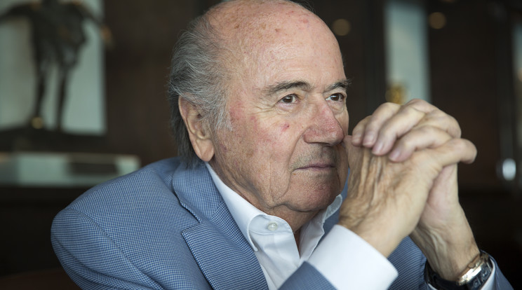 Blatter imádkozhat, hogy el ne kapják /Fotó: Northfoto