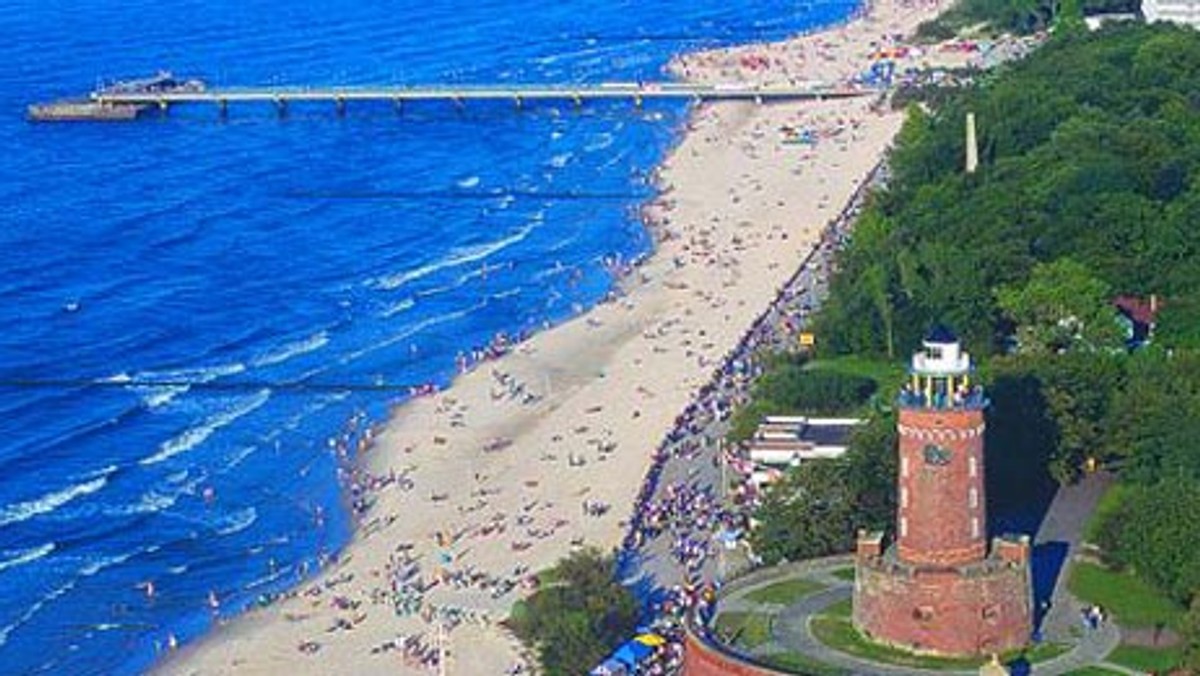 W Kołobrzegu podpisano w środę umowę na wykonanie prac zabezpieczających przed erozją trzykilometrowy odcinek plaży w tym mieście. Jest to obecnie największa tego typu inwestycja w Polsce. Prace mają ruszyć w najbliższy poniedziałek.