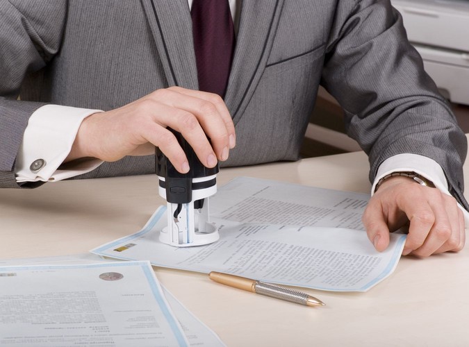 Po drugie: konsulat lub ambasada