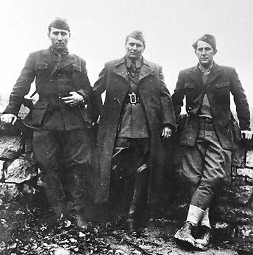 Partizani Aleksandar Ranković, Josip Broz Tito i Milovan Đilas 1942. godine u Foči