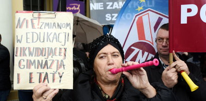 Sondaż dla Faktu i Radia Zet. Polacy miażdżą pomysł opozycji i ZNP!