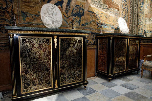 Antyki wystawione podczas Biennale des Antiquaires w Paryżu