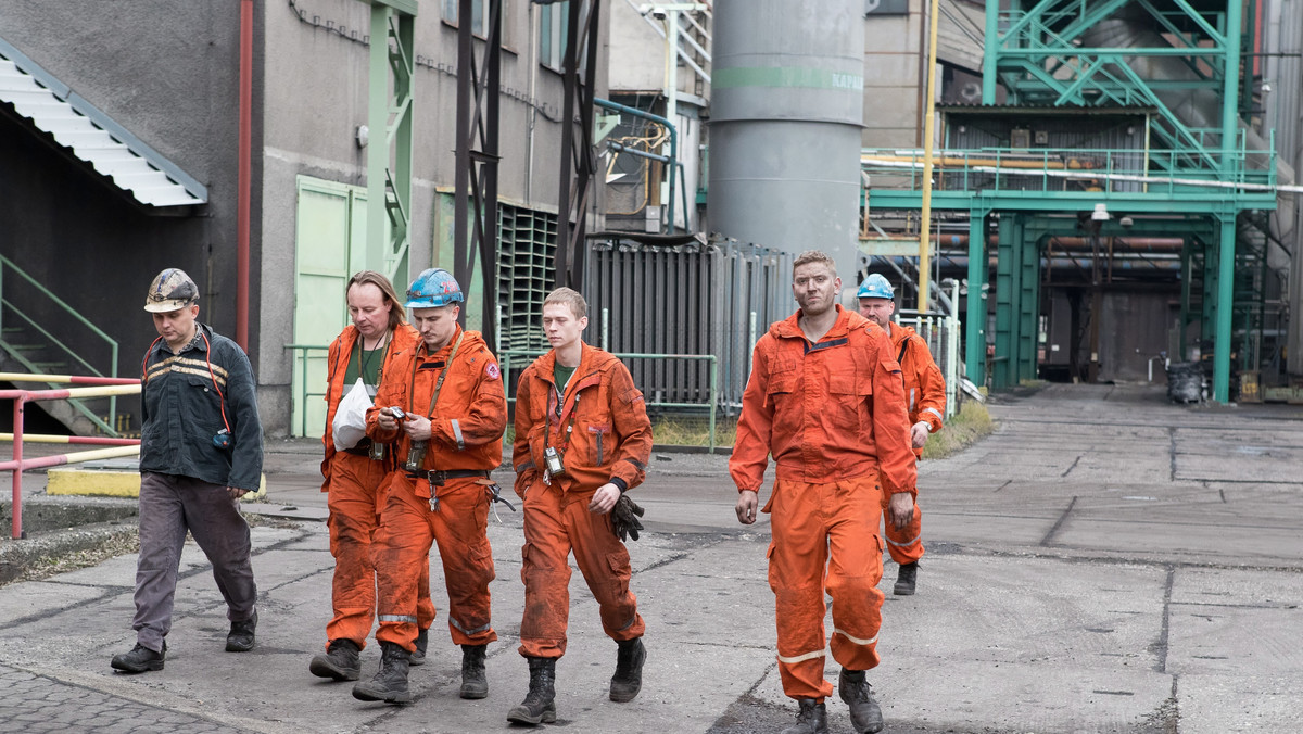W zamkniętej kopalni węgla kamiennego w Karwinie w Czechach trwają próby ugaszenia pożaru, który w czwartek rozpoczął się od wybuchu metanu. W całym kraju w południe przez ok. 2 minuty zabrzmią syreny na znak upamiętnienia ofiar katastrofy.