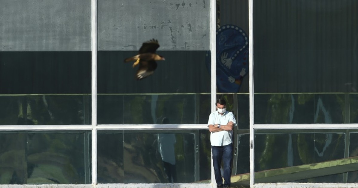 Brazil’s Bolsonaro tests positive for coronavirus again [ARTICLE]