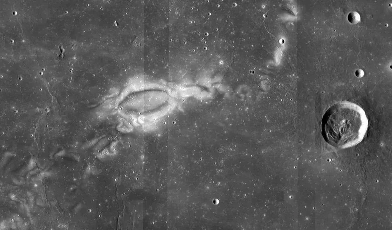 "Księżycowy wir" widziany przez sondę NASA Lunar Reconnaissance Orbiter.