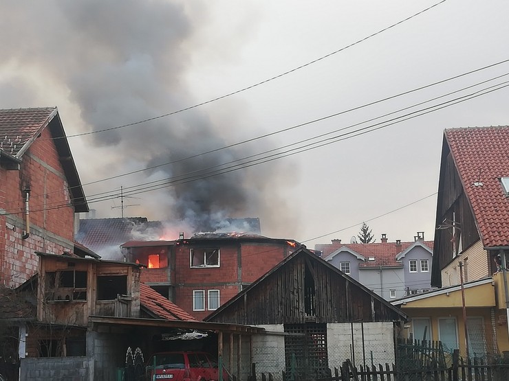 Gori kucha, vetar otezava gasenje