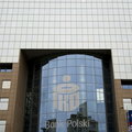 "Wyborcza": menedżerowie, ich krewni i znajomi zaszczepili się w  PKO BP. Bank wydał oświadczenie