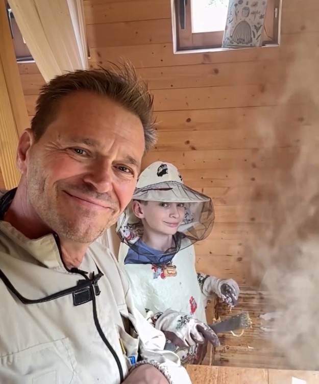 Martin Nikodým s najmladším synom Martinkom.