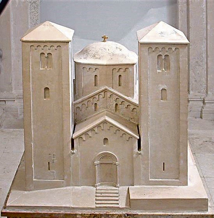 Maketa kako bi manastir izgledao sa kulama