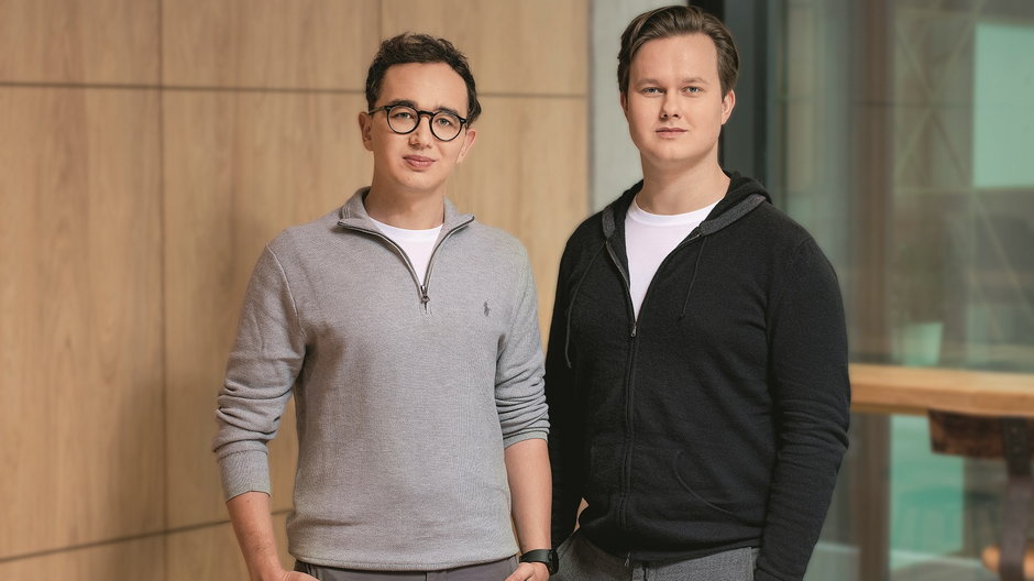 Przemysław Kowalczyk (z lewej) i Szymon Sypniewicz próbowali sił w różnych biznesach, ale odnaleźli się dopiero w świecie krypto. Ich „PayPal dla kryptowalut” szybko zbliża się do statusu jednorożca