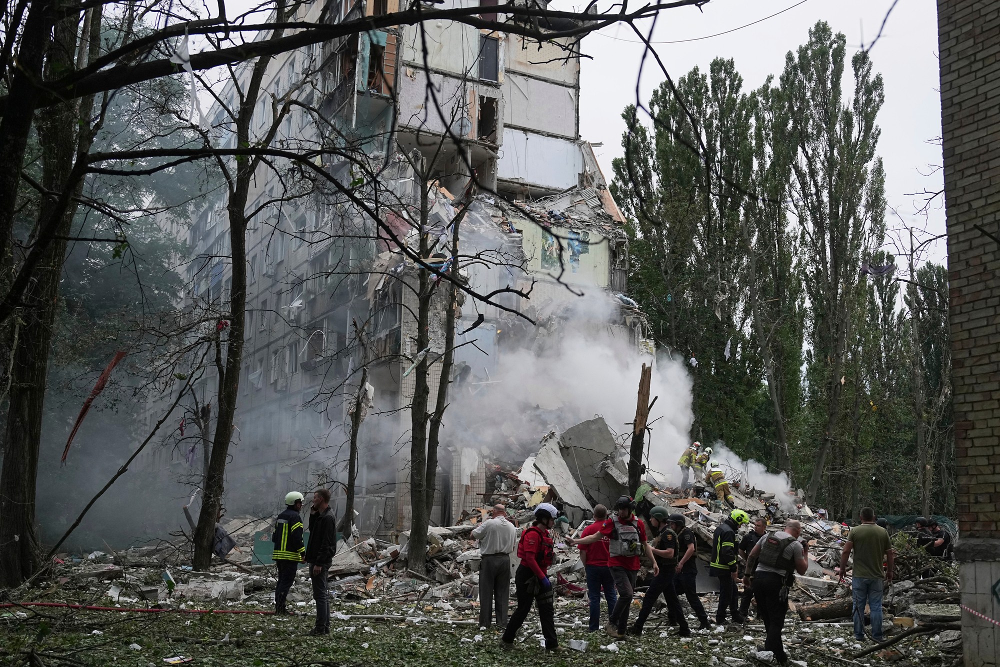 Rusko podniklo raketové a dronové útoky na ukrajinské hlavné mesto Kyjev.