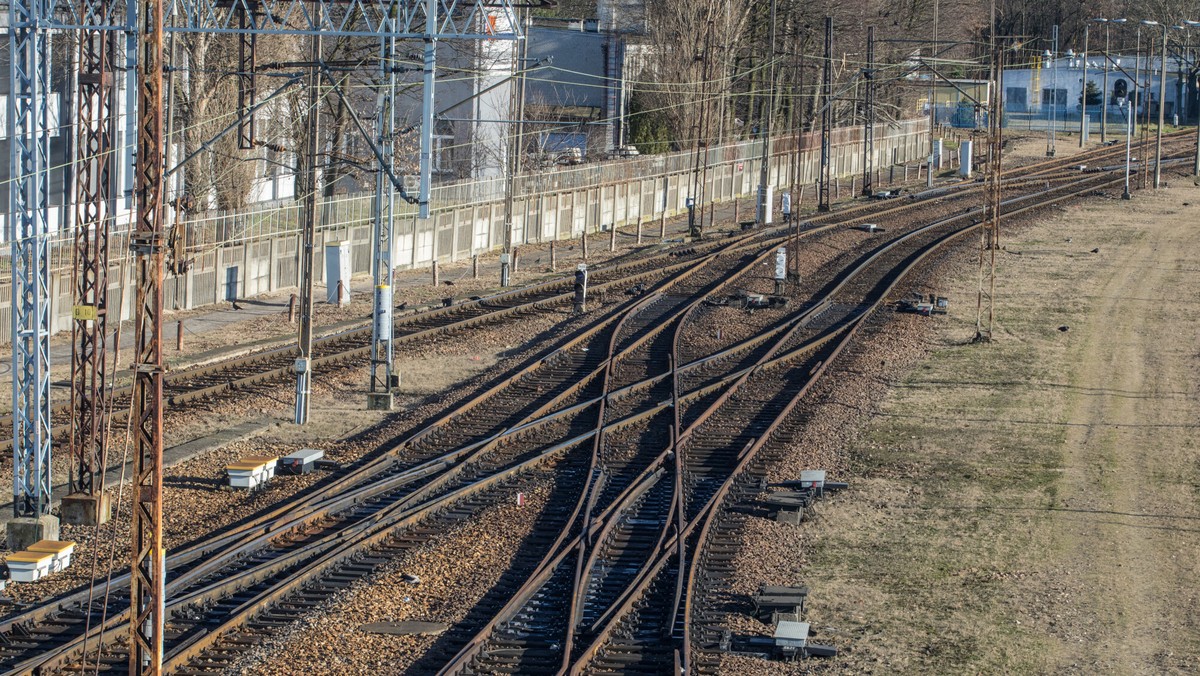 Warszawa. Tragedia na stacji Olszynka Grochowska. Zginęła nastolatka