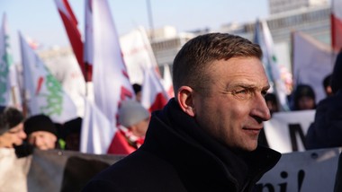 hotel w szczecinie odwołał spotkanie z robertem bąkiewiczem. wydano oświadczenie