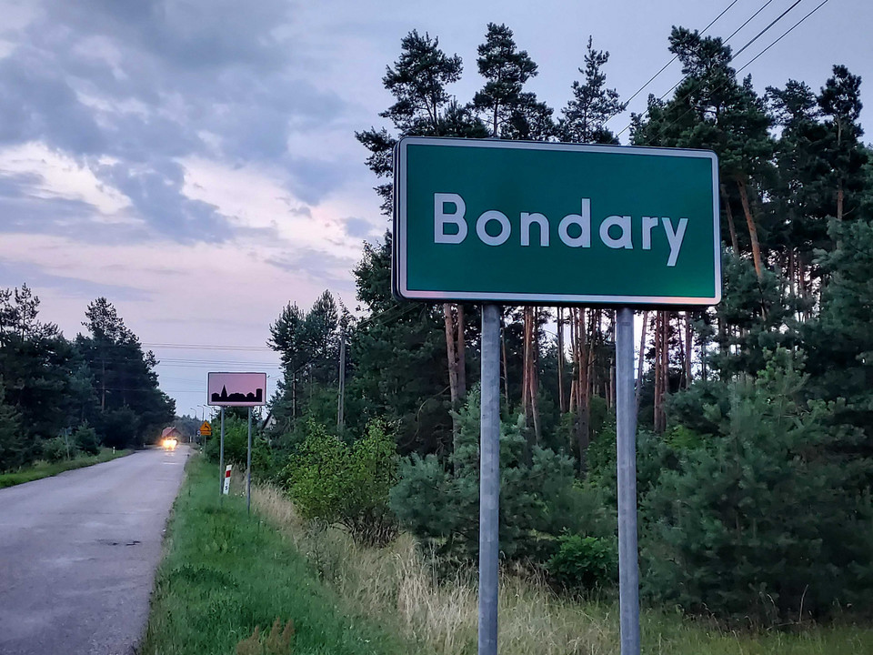 Wjazd do Bondar od strony Michałowa 