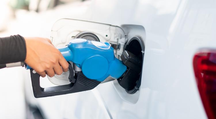 Ennyi lesz az üzemanyag ára. Fotó: Shutterstock