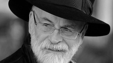 Terry Pratchett nie żyje