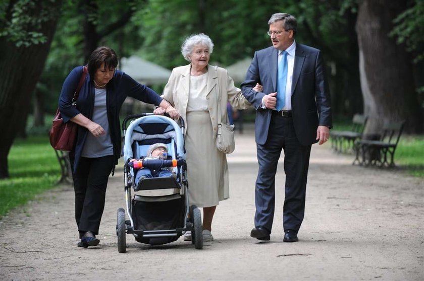 Mama Komorowskiego: Syn się mnie nie słucha!