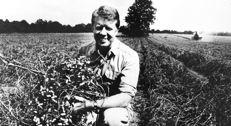 When his father died in 1953, Carter resigned from the Navy and returned home to take over his family's peanut farm.