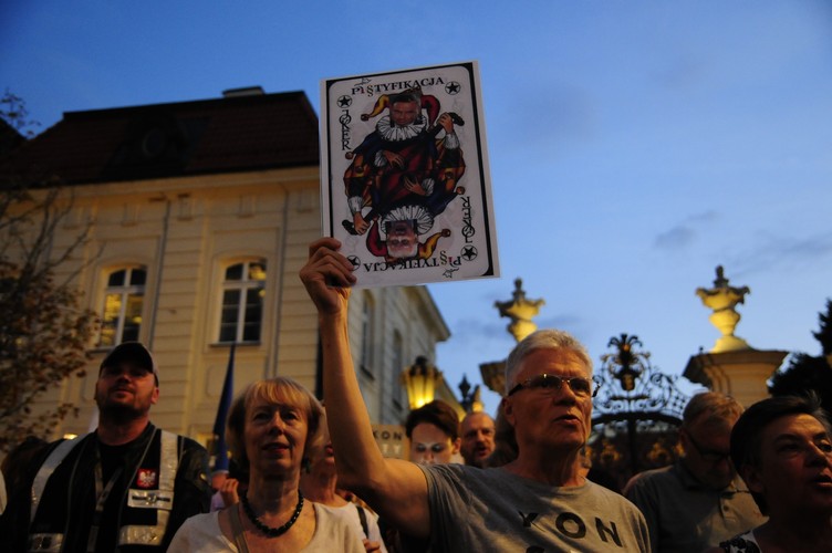 Protest pod Pałacem Prezydenckim, fot. Maciek Suchorabski