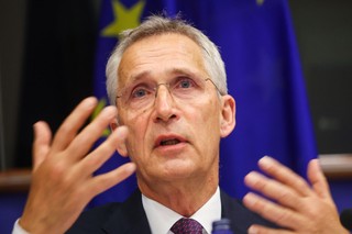 Stoltenberg: Nie mamy żadnych dowodów, że znalezione szczątki dronów to efekt celowego ataku Rosji na Rumunię