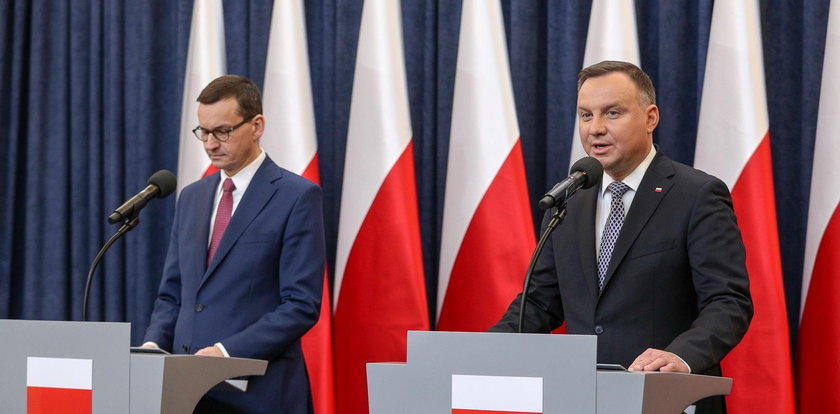 Najnowszy sondaż. Jak Polacy oceniają pracę premiera i prezydenta?