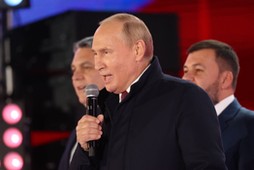 Władimir Putin. Koncert na Placu Czerwonym zorganizowany po przemówieniu, w którym ogłosił aneksję części terytoriów Ukrainy do Rosji.  