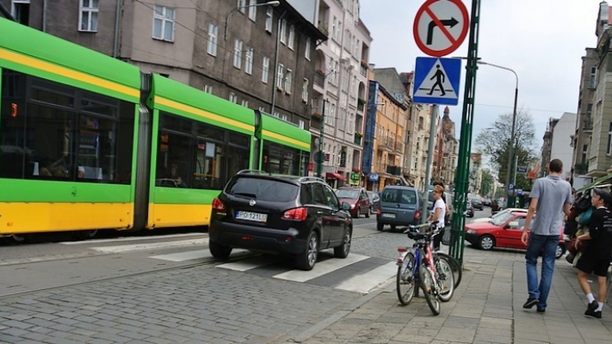 W nocy z 19 na 20 kwietnia ruszył pierwszy z zaplanowanych przez MPK remontów torowisk. Na utrudnienia muszą przygotować się pasażerowie podróżujący tramwajami jadącymi ulicą Dąbrowskiego. Prace potrwają do 22 kwietnia.