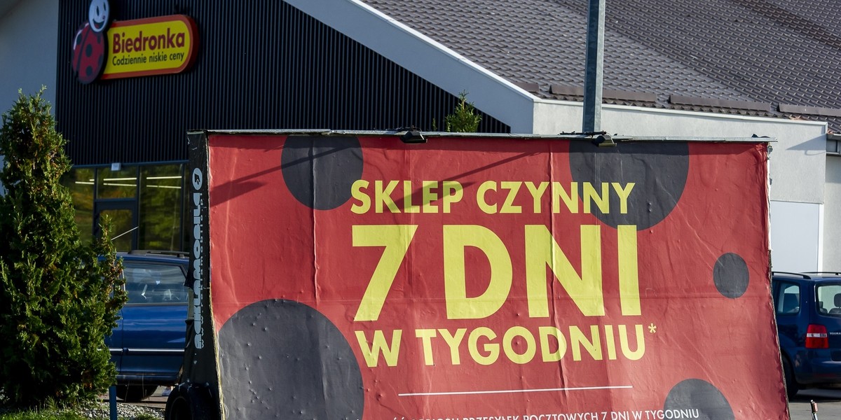 Zakaz handlu w niedziele. Biedronka z usługą BIEK - zakupy każdego dnia