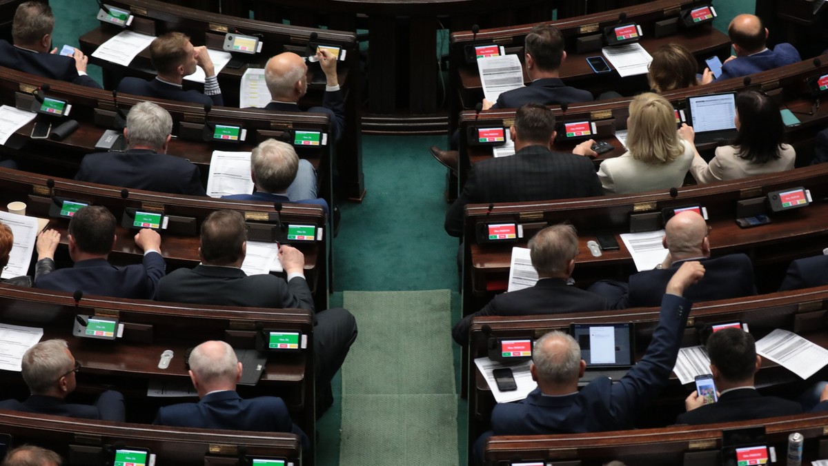 9.06.2022 Warszawa, ul. Wiejska, Sejm. 56. posiedzenie Sejmu IX kadencji podczas bloku głosowań. Fot. Sławomir Kamiński / Agencja Wyborcza.pl