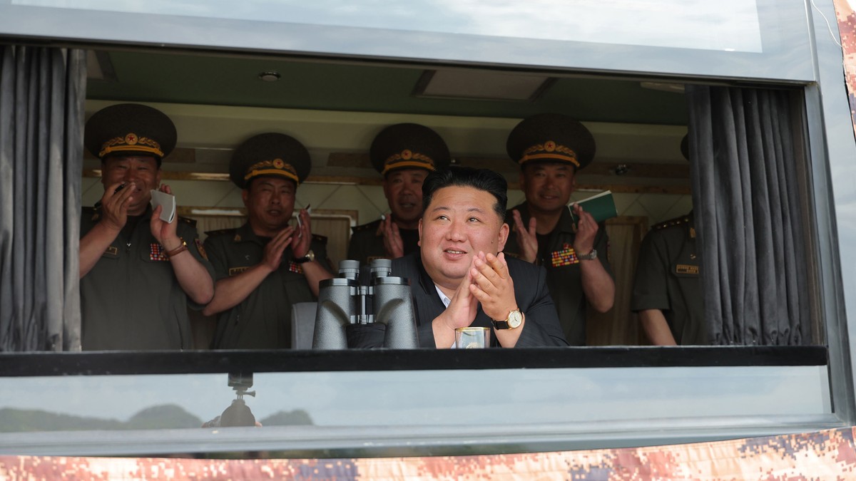 Kim Džong Un nadgledao testove oružja
