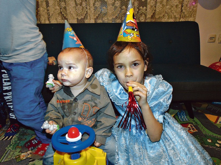 Voin i Isidora obradovali su se igračkama