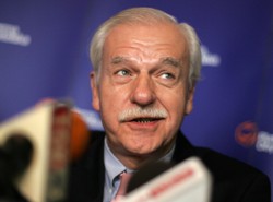 Platforma kusi Olechowskiego komisarzem