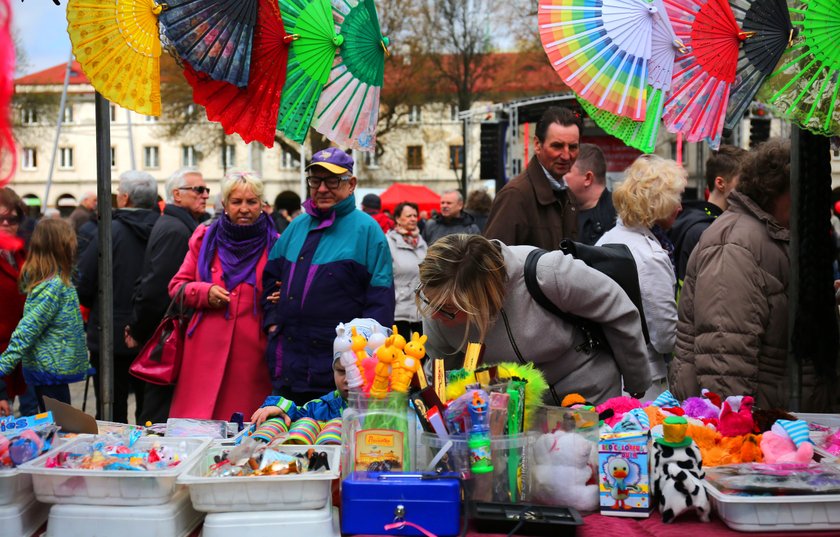 Święto 1 maja w Łodzi. Marsz ulicą Piotrkowską zorganizowało SLD