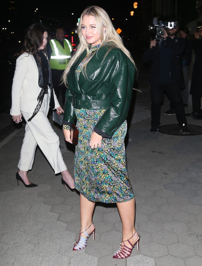 I ovde se vidi stomačić: Iskra Lorens na dodeli  "CFDA/Vogue Fashion Fund" nagrada u Njujorku