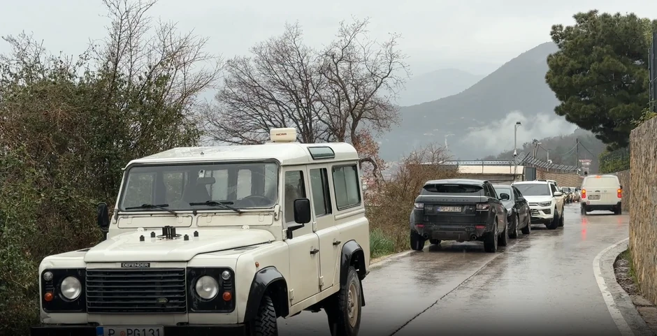 Policija pretresa objekte u Kavaču