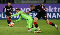 VfL Wolfsburg stracił punkty na własnym stadionie. Skorzystał na tym Bayern