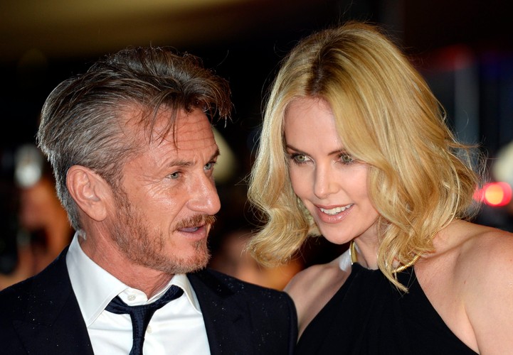 Sean Penn i Charlize Theron na premierze filmu 'The Gunman: Odkupienie'