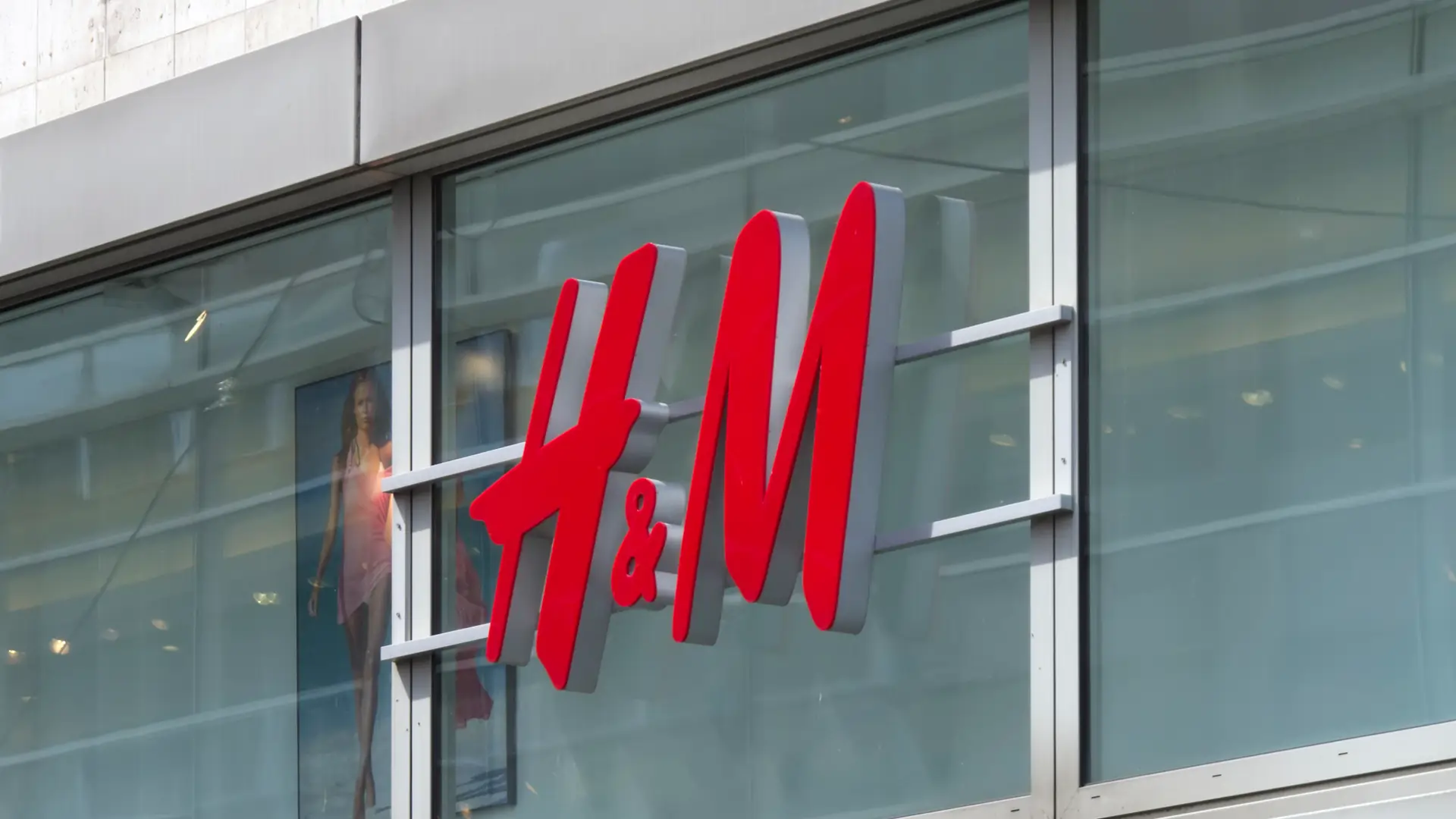 Ubrania H&M będą jeszcze tańsze? Wiele na to wskazuje