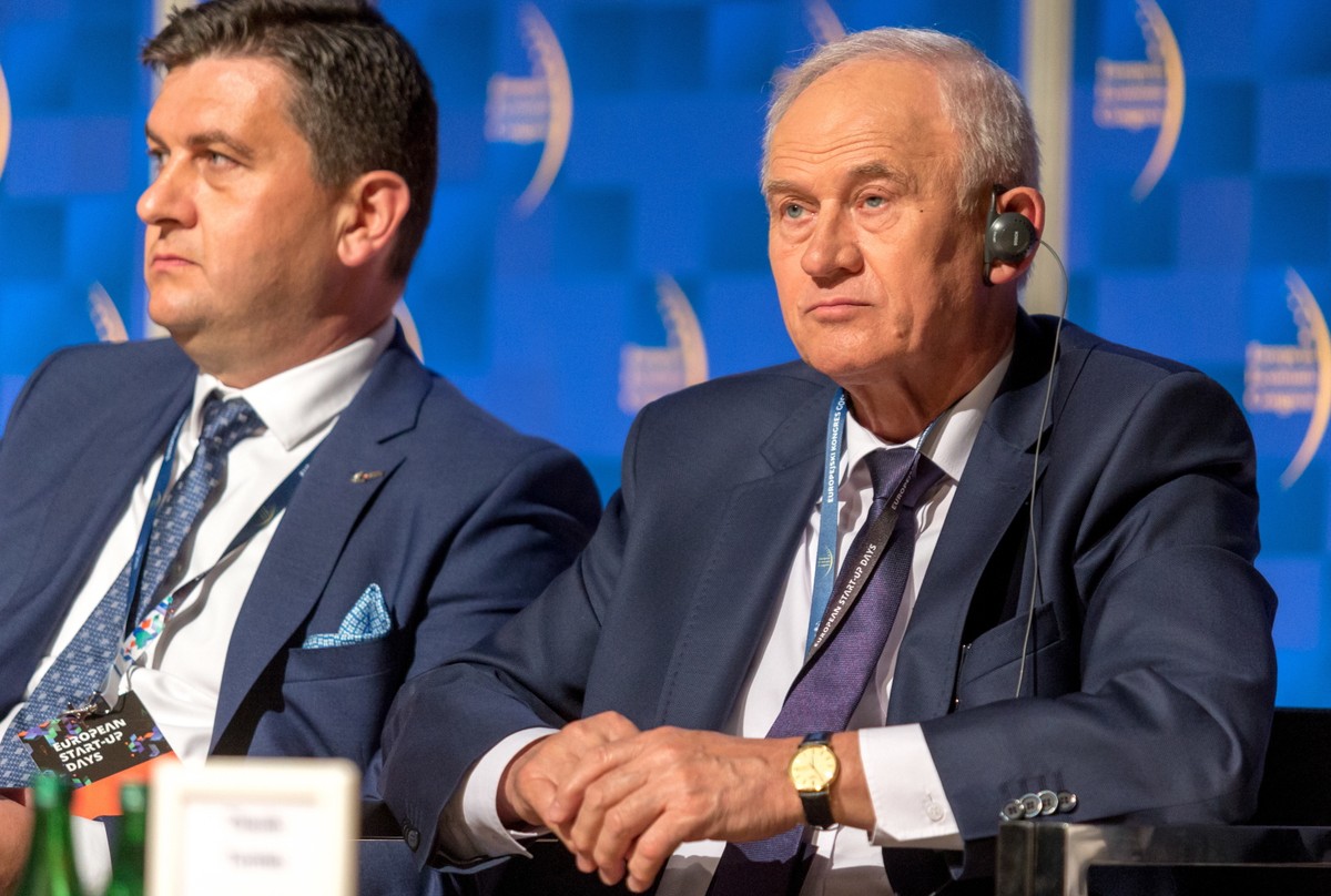 Krzysztof Tchórzewski w czasie EKG w Katowicach