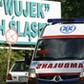 ambulans przed wjazdem do kopalni wujek śląsk