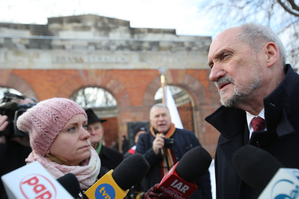 Macierewicz: Rosja przyznała się, że przyczyny katastrofy smoleńskiej są niewyjaśnione