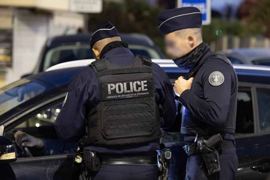 francuska policija noćna pokrivalica