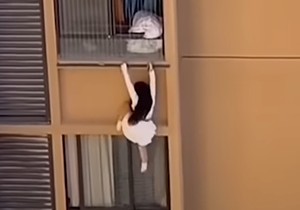 Ljubavnica visi sa zgrade