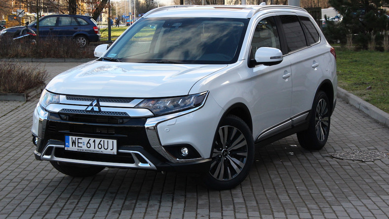 Mitsubishi Outlander trochę pudru nigdy nie zaszkodzi TEST