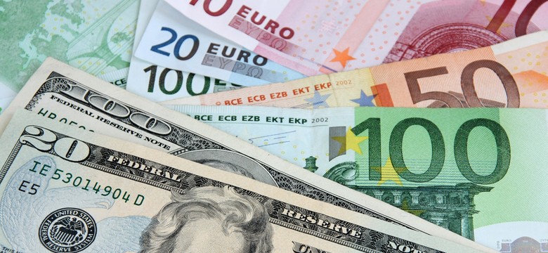 Złoty nie do zatrzymania, dolar w odwrocie. Co dalej z kursami walut?
