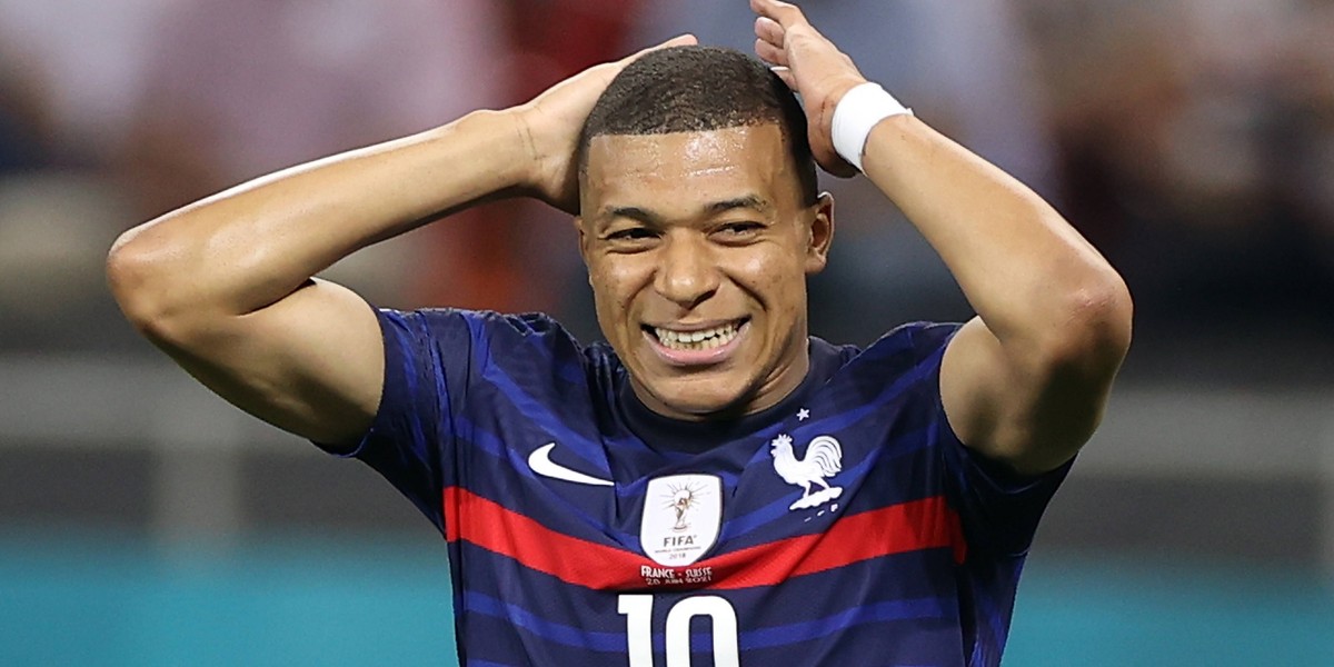 Kylian Mbappe rok temu nie trafił decydującego karnego w konkursie jedenastek w meczu 1/8 finału Euro 2020.