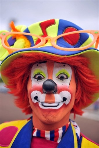 GUATEMALA - PARADE - CLOWNS